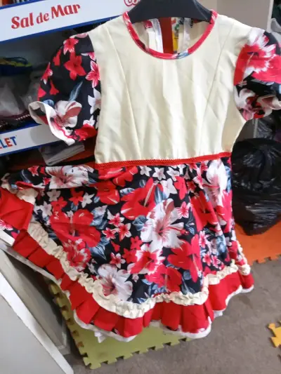 Vestido de niña estilo chileno con encaje - miniatura 3