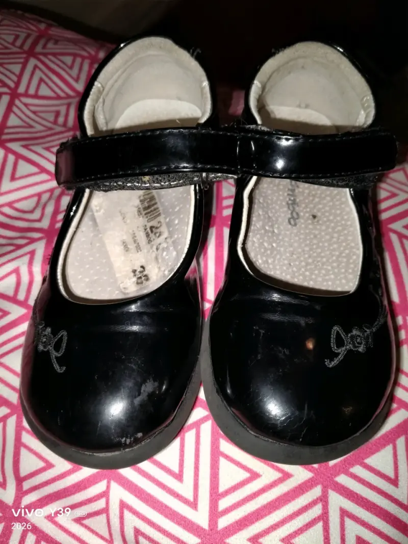 Zapatos de charol negros para niña talla 26
