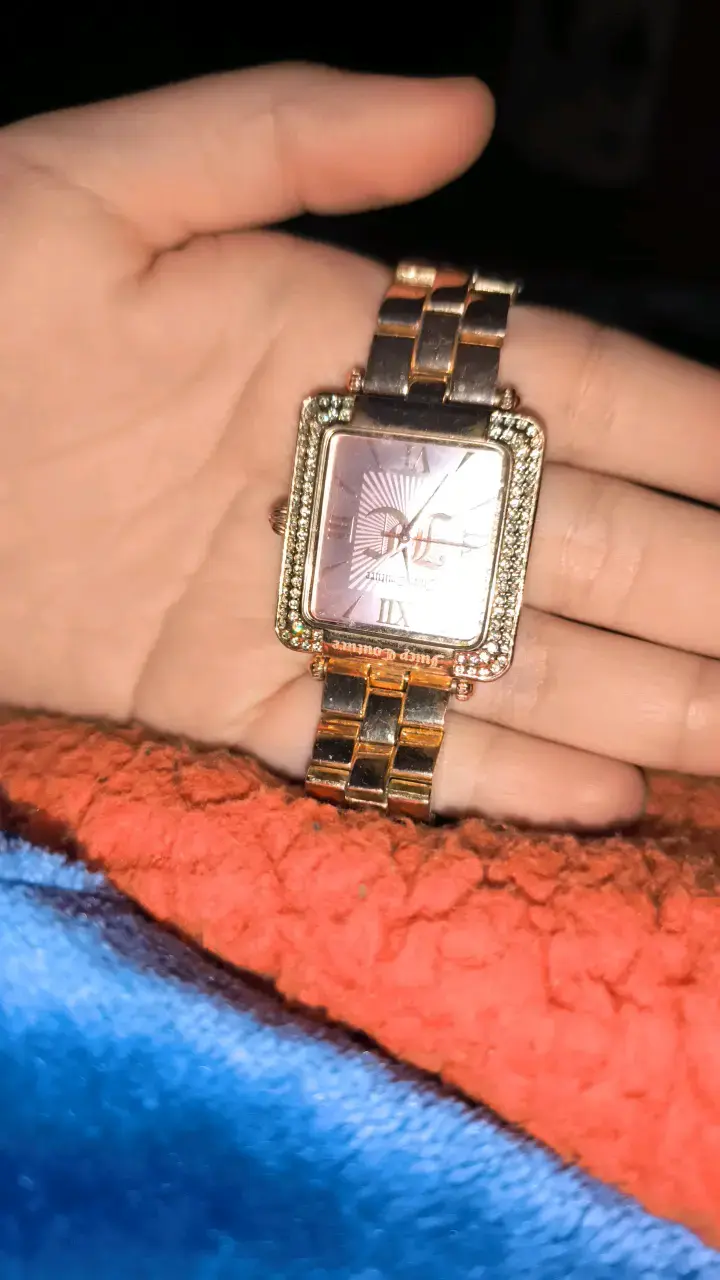 Reloj juici couture dorado cuadrado con brillantes - 2