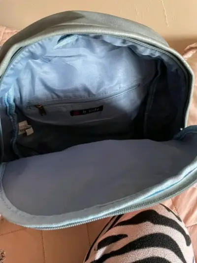 Mochila juvenil con parches colorida - miniatura 3