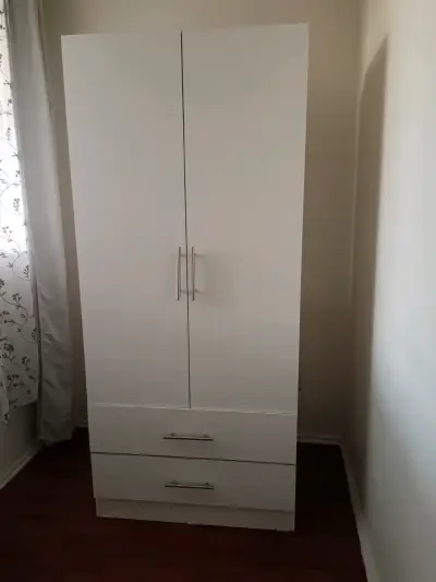 Armario blanco con puertas y cajones - miniatura 2