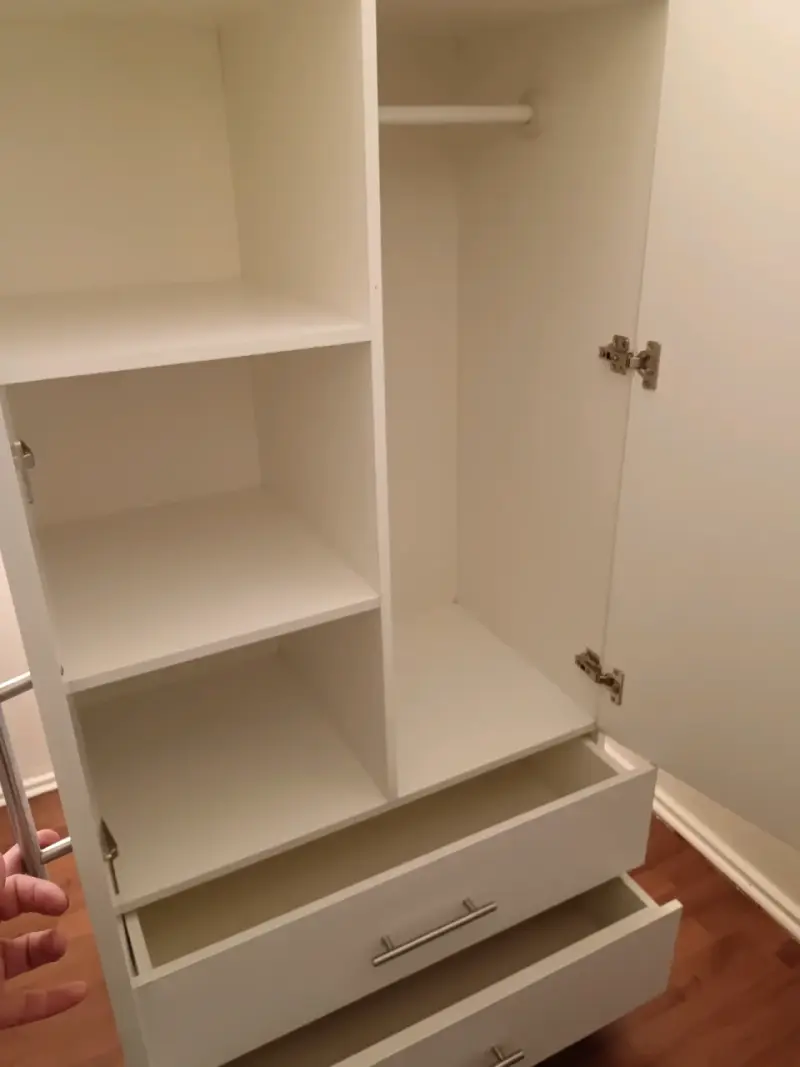 Armario blanco con puertas y cajones - 4