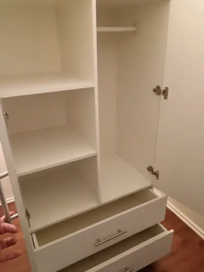 Armario blanco con puertas y cajones - miniatura 4