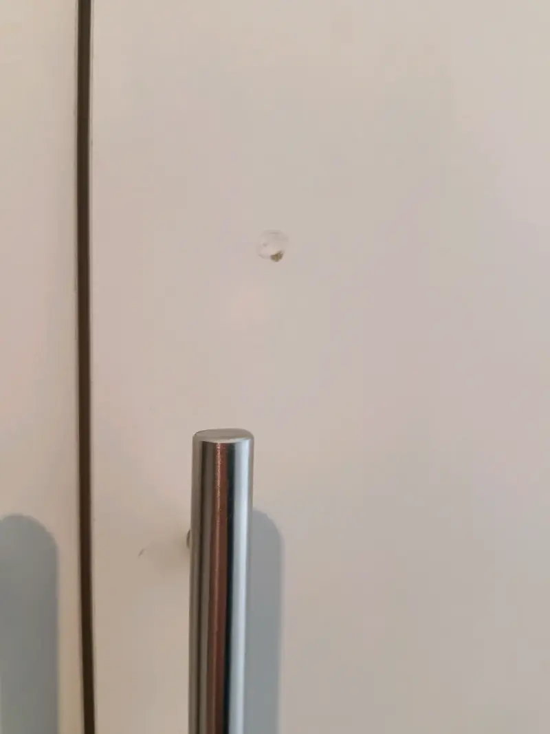 Armario blanco con puertas y cajones - 6