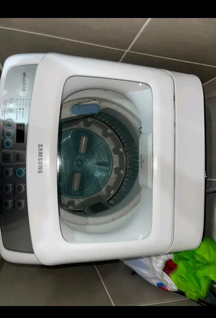 Lavadora Samsung Wobble 8kg en buen estado - 1