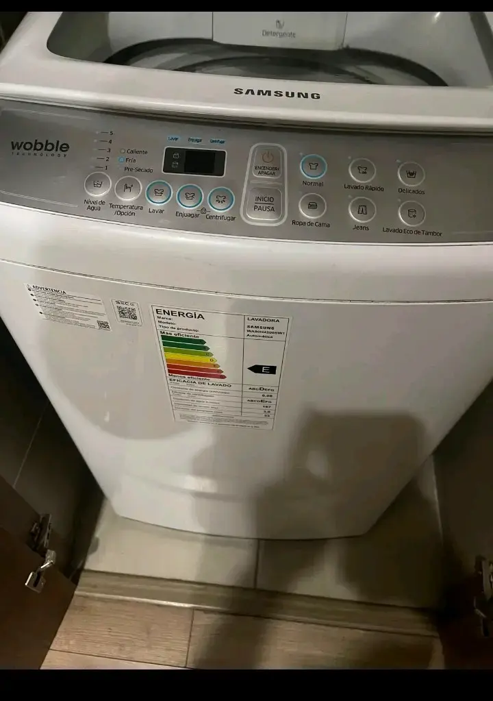 Lavadora Samsung Wobble 8kg en buen estado - 2