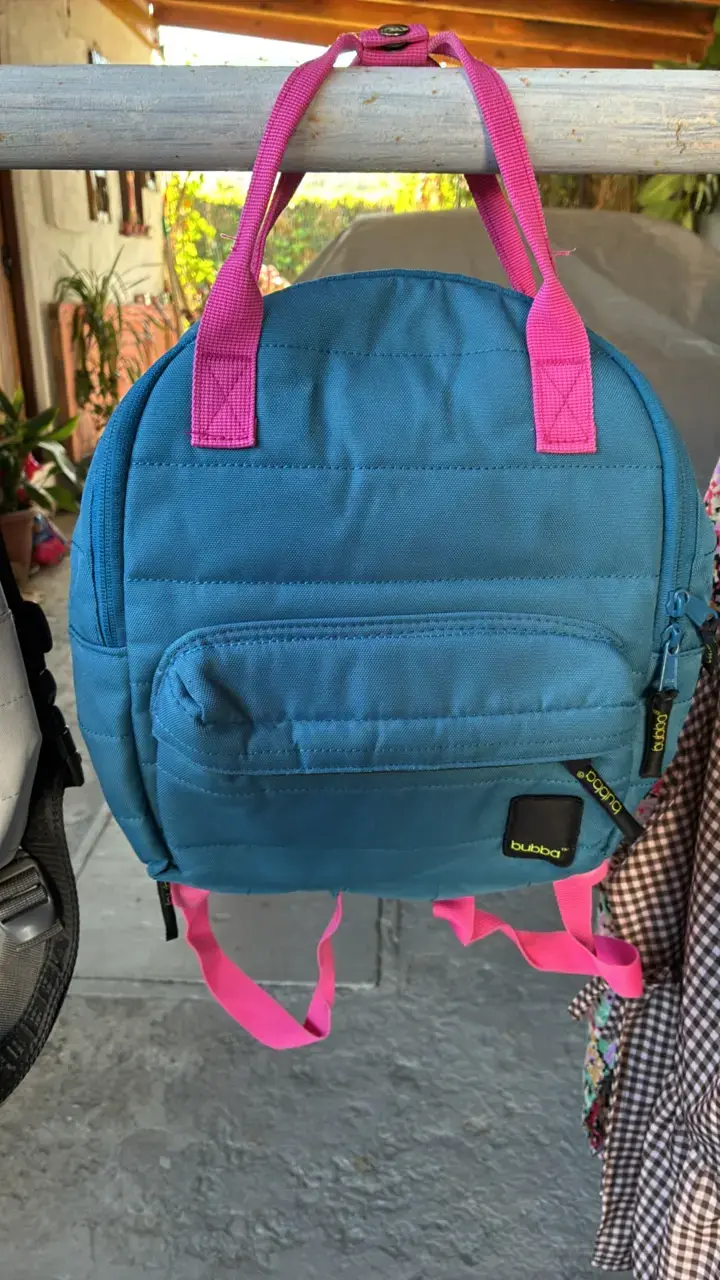 Mochila azul con correas rosadas Bubba - 1