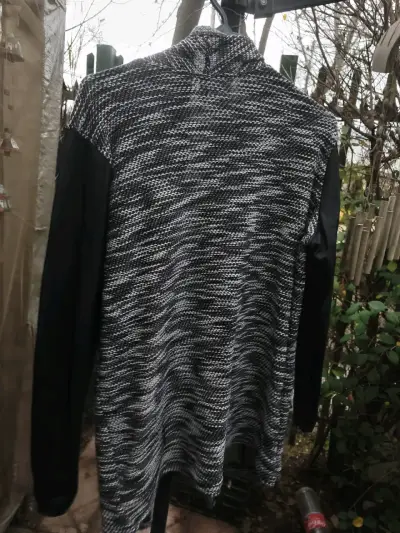 Cardigan abierto en blanco y negro para mujer - miniatura 2