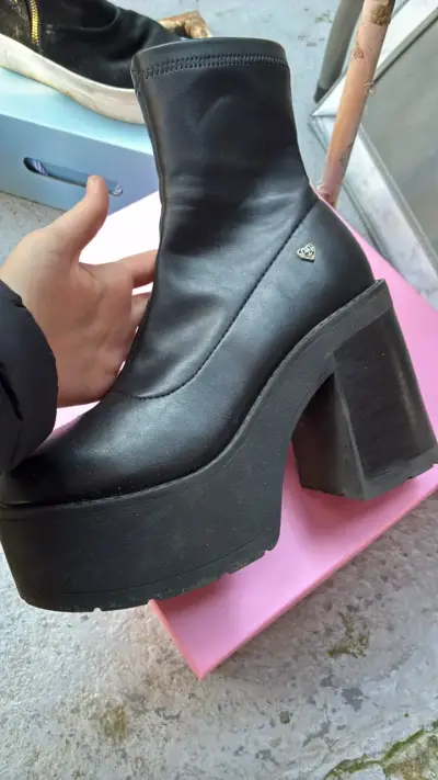 Botines de plataforma negros veganos - miniatura 3