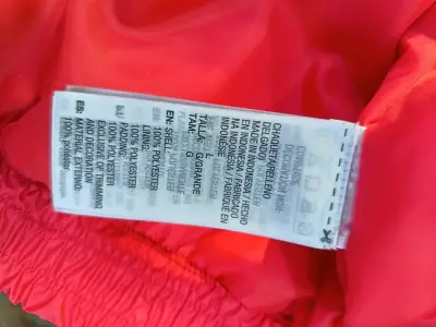 Chaqueta Bomber Térmica Roja Adidas Essentials. - miniatura 6