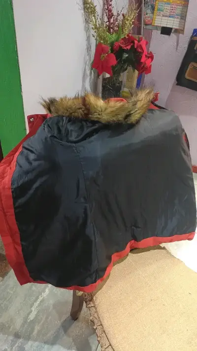 Abrigo de invierno para niños con capucha de piel sintética - miniatura 5