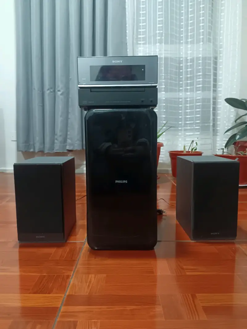 Mini componente antiguo Sony con parlantes Philips - 2
