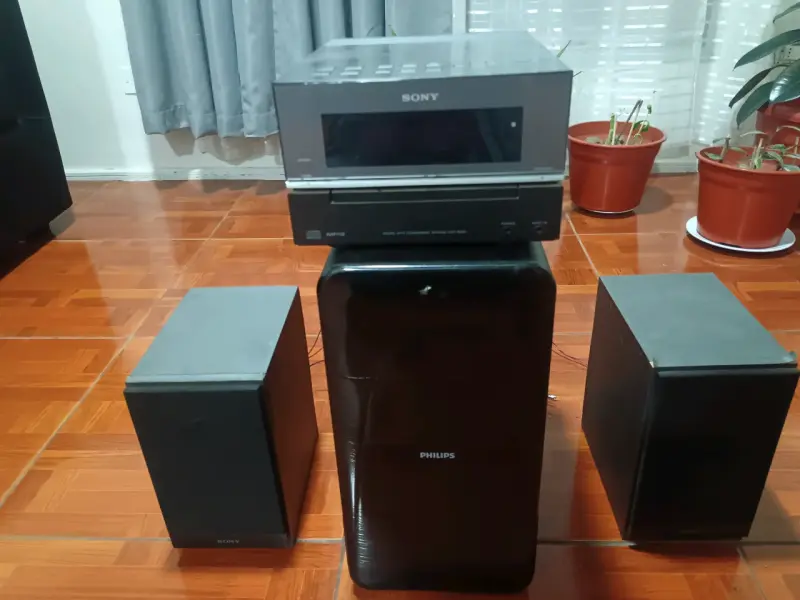 Mini componente antiguo Sony con parlantes Philips - 4