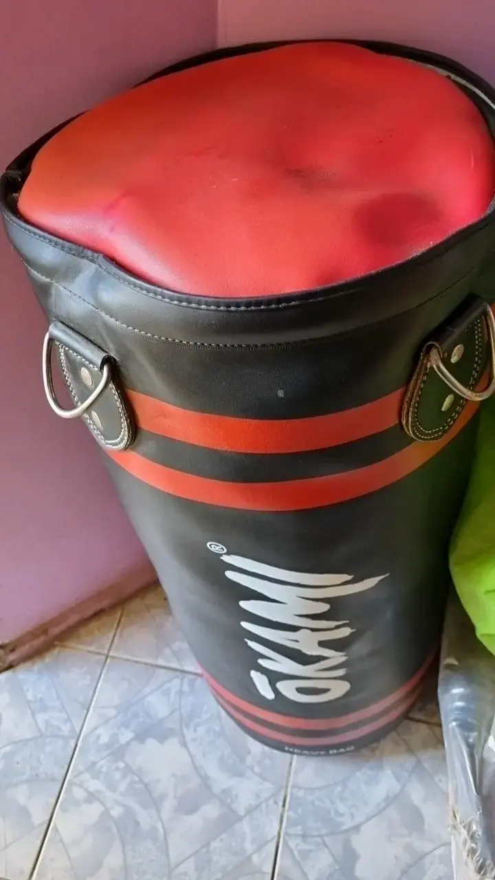 Saco de Boxeo Okami Heavy Bag Negro y Rojo - 2