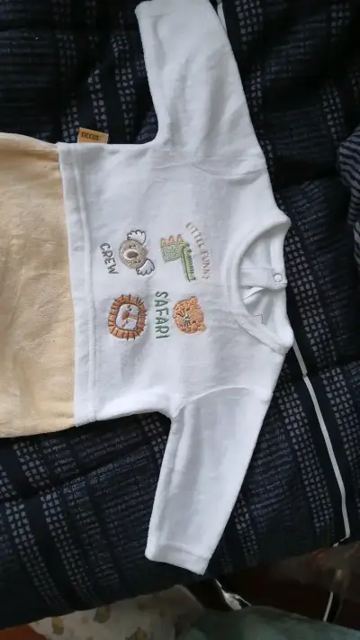Conjunto de pijamas para bebé - miniatura 1