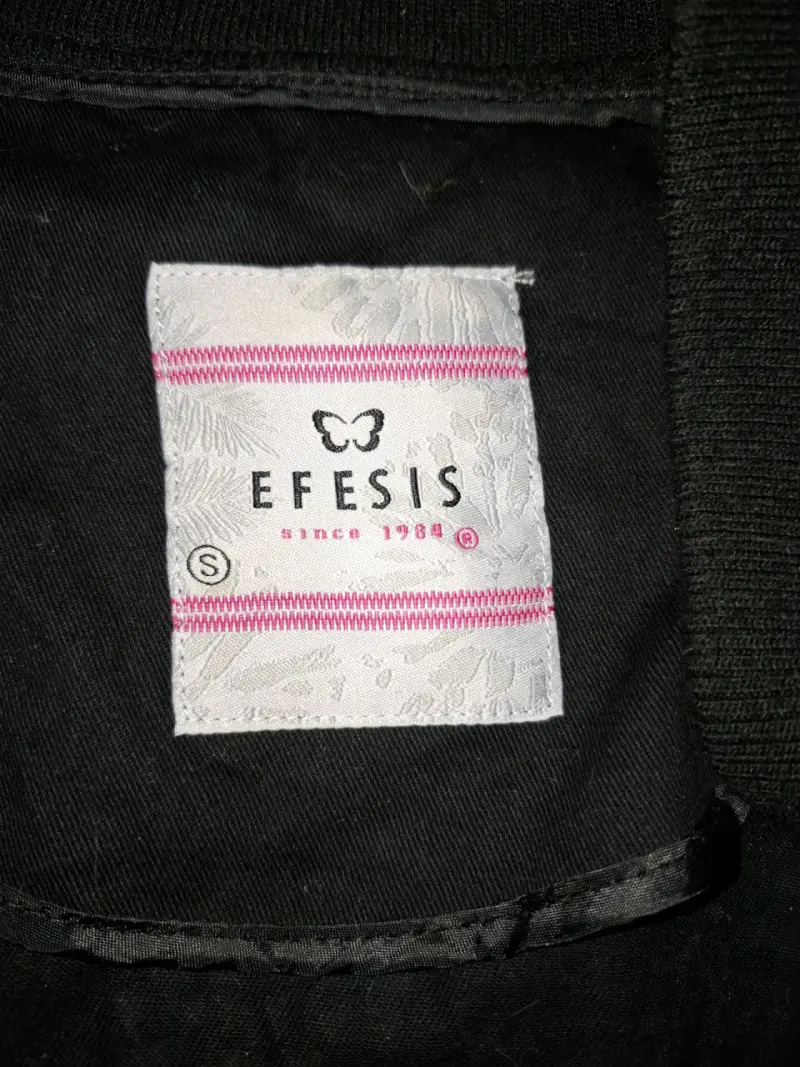 Chaqueta negra con tachas para mujer - 2