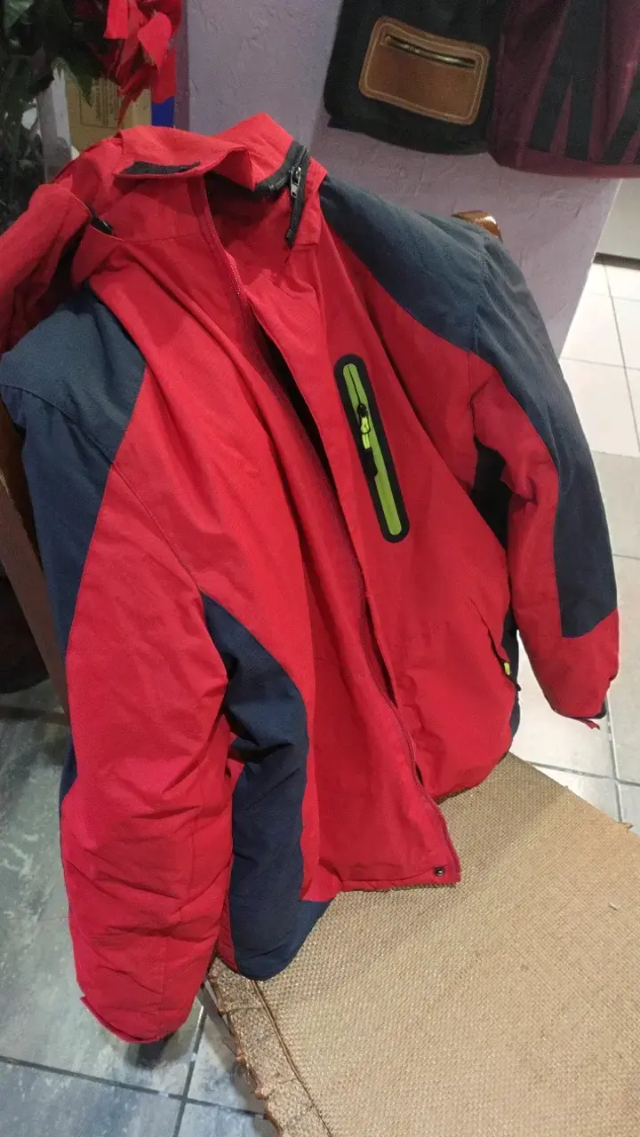 Chaqueta impermeable roja para hombre - 3