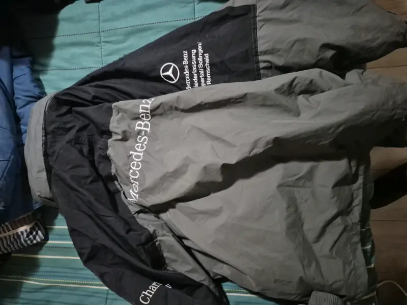 Chaqueta de invierno con capucha y forro de piel sintética - 5