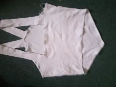 Top blanco sin mangas para mujer - miniatura 2