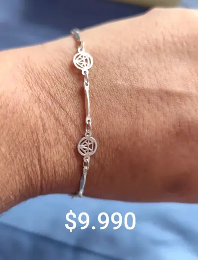 Pulsera de plata con diseño elegante - miniatura 1