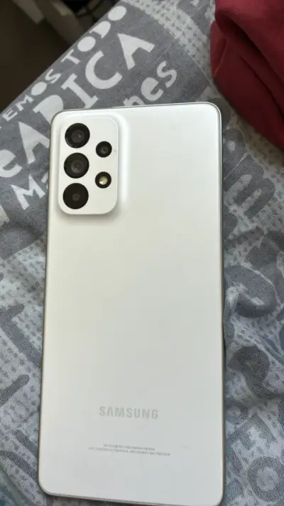Samsung Galaxy A72 blanco en buen estado - miniatura 1