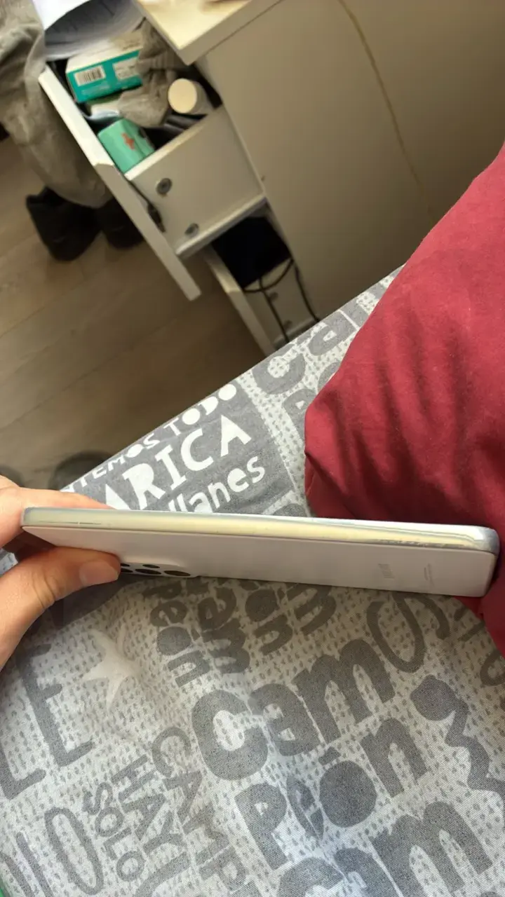 Samsung Galaxy A72 blanco en buen estado - 4