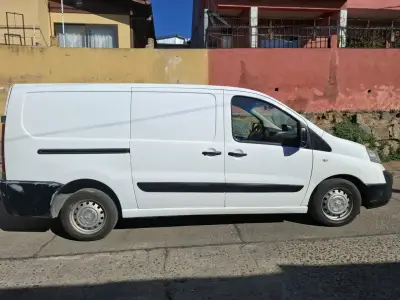 Furgón Peugeot Expert 2014 en buen estado - miniatura 4