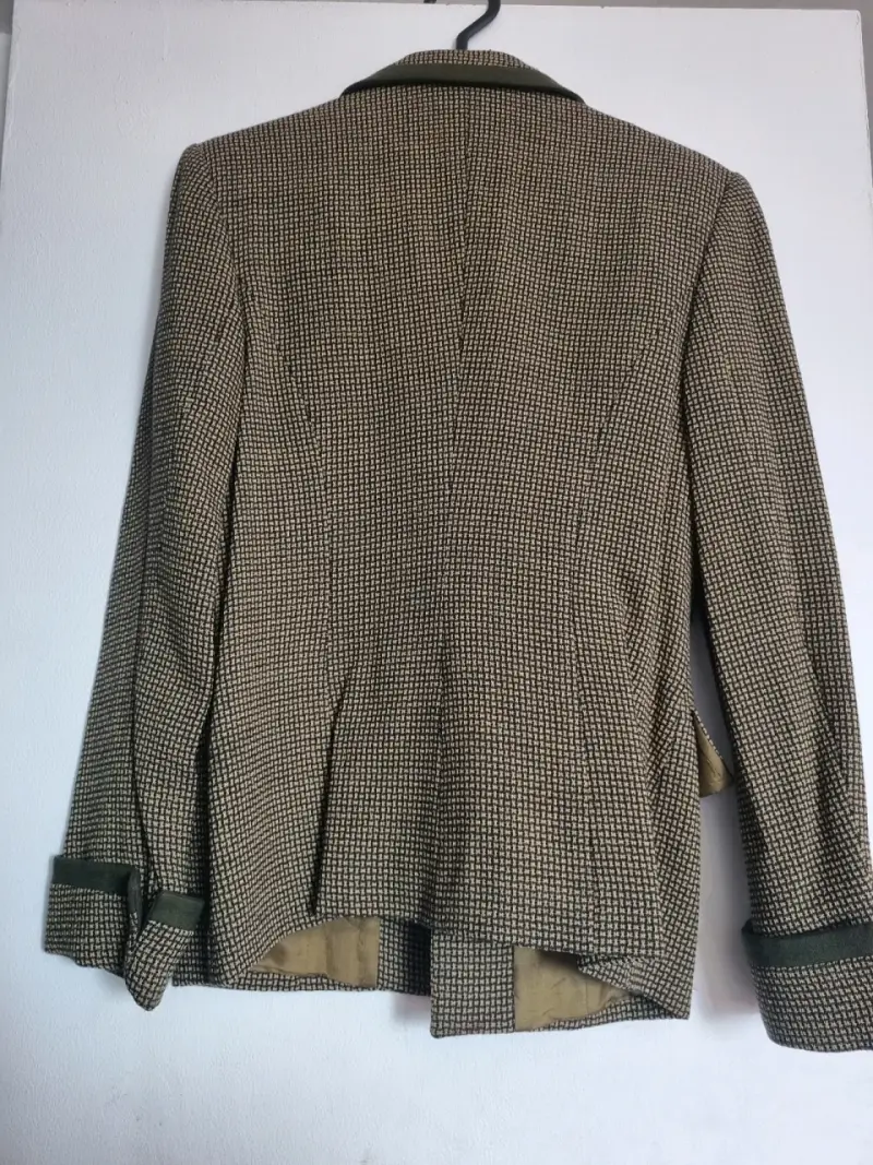 Elegante traje de lana para mujer J. Jurado - 2