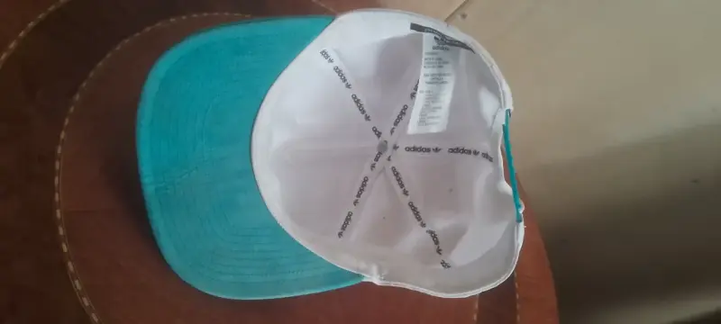 Gorra Adidas Skateboarding con diseño de calavera - 3