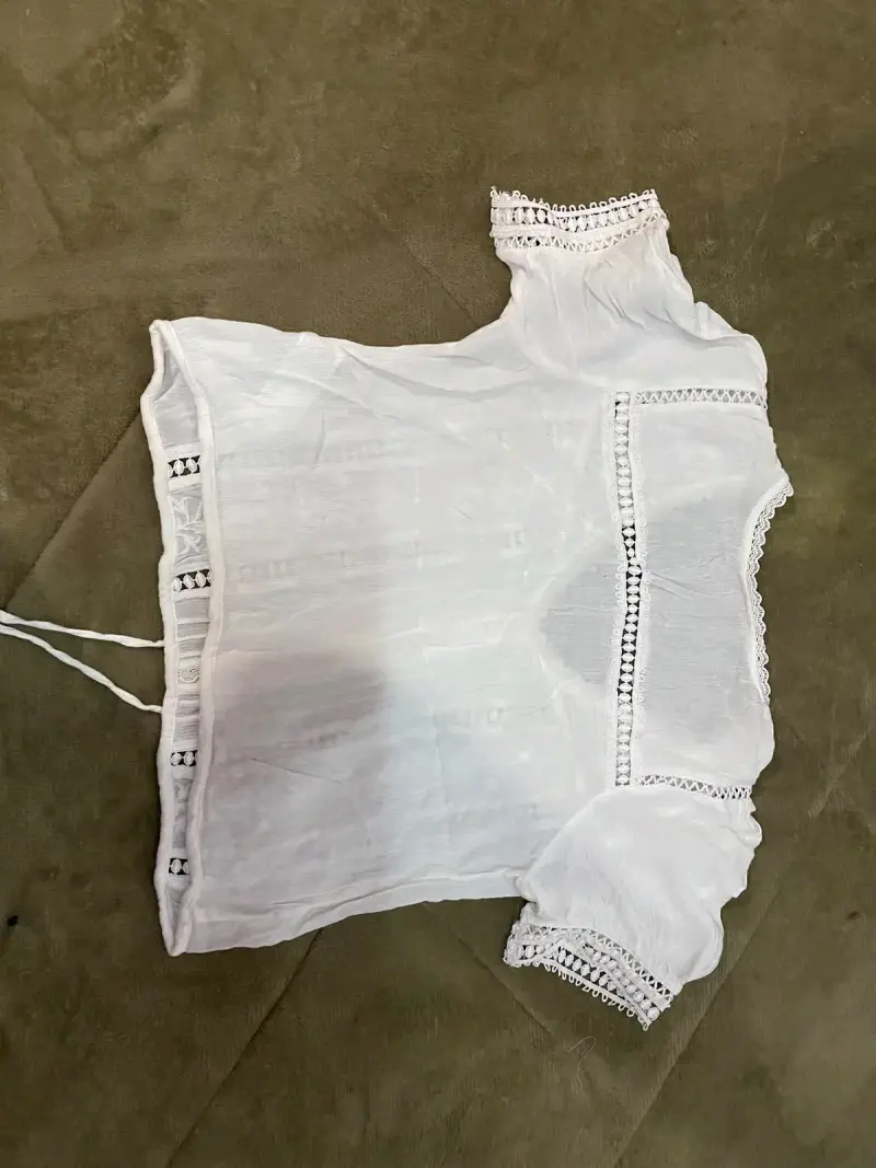 Blusa blanca de encaje para mujer - 1