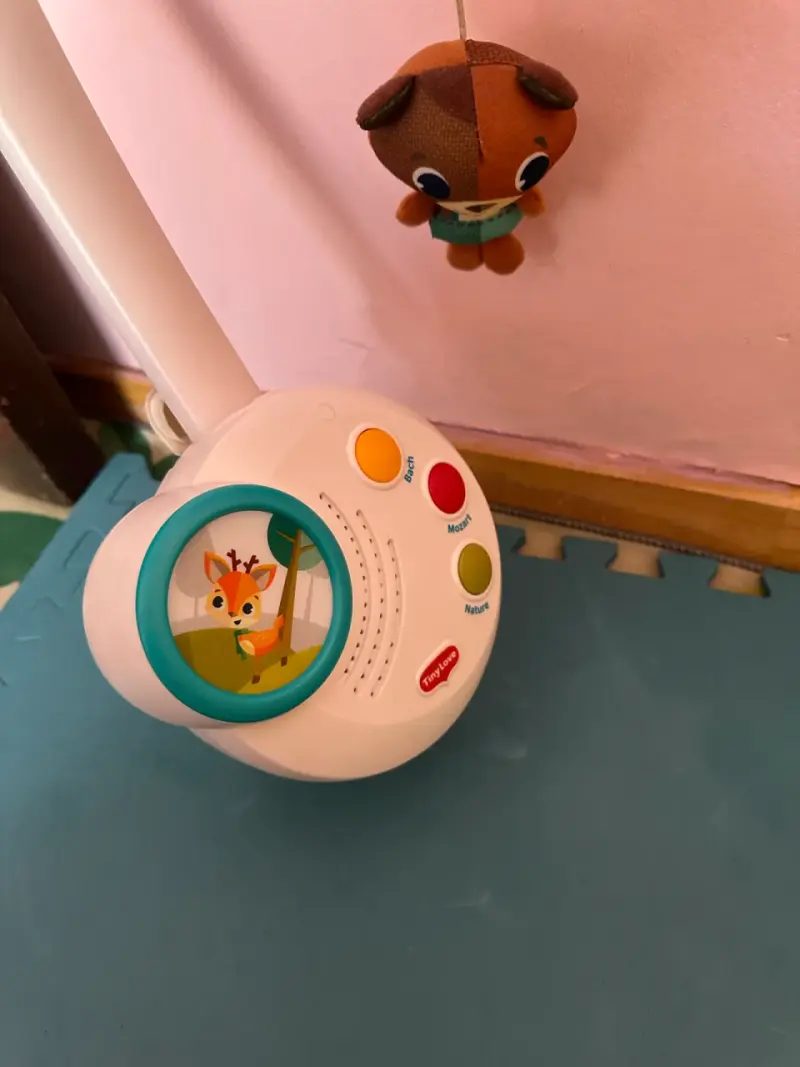 Móvil musical para cuna con juguetes colgantes - 3