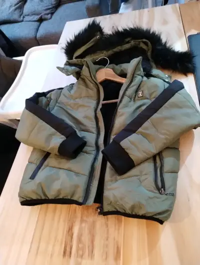 Chaqueta de invierno para niño con capucha desmontable - miniatura 1