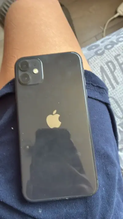 iPhone 11 usado pero todavía funciona - miniatura 2