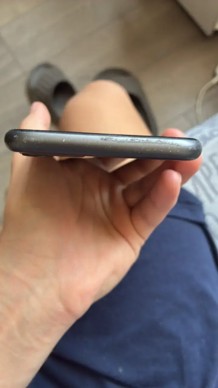 iPhone 11 usado pero todavía funciona - 3