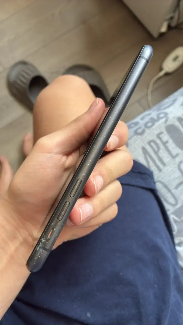 iPhone 11 usado pero todavía funciona - 4