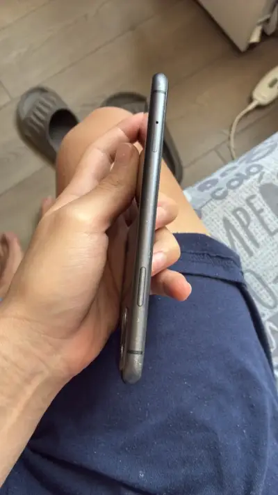 iPhone 11 usado pero todavía funciona - miniatura 5
