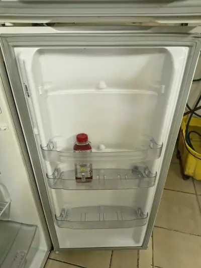 Refrigerador Whirlpool Blanco en Buen Estado - miniatura 4