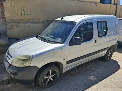 Peugeot partner 1.9 2005 - miniatura 1