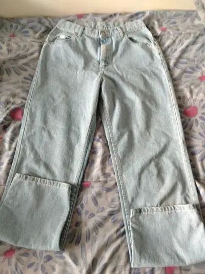 Jeans de mezclilla azul claro para mujer talla M - miniatura 1