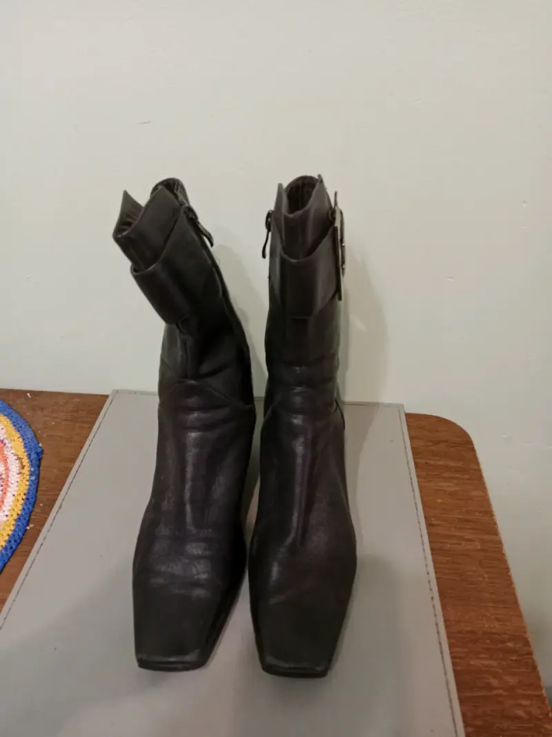 Botas de cuero negras con hebilla - 2