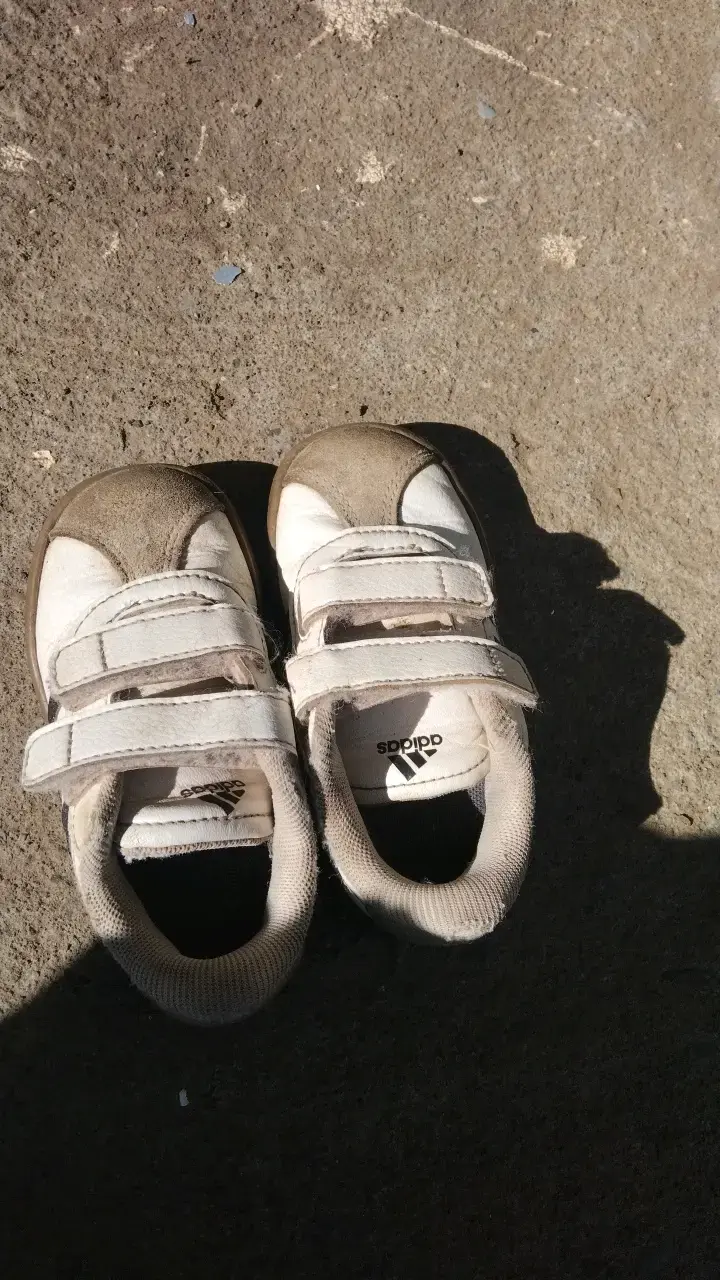 Zapatillas deportivas infantiles Adidas blancas - 5
