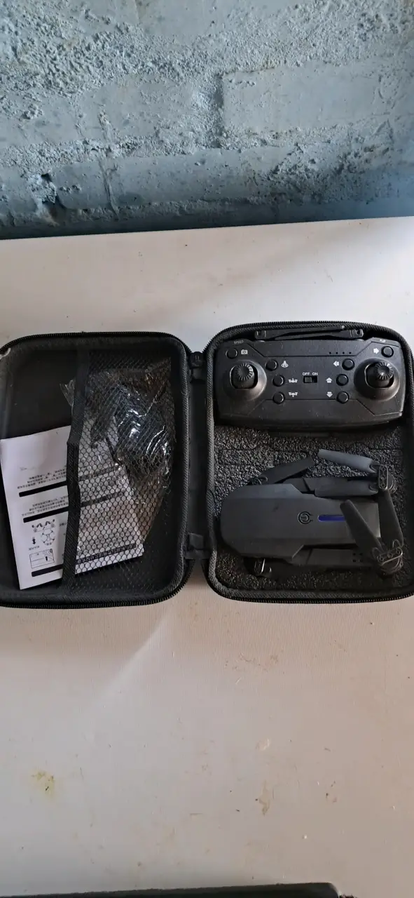 Drone plegable con control remoto y estuche - 3