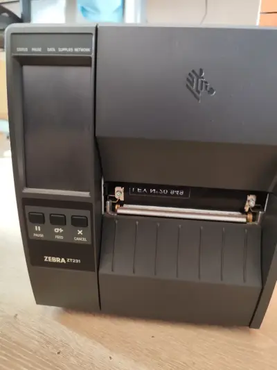 Impresora de etiquetas Zebra ZT231 en buen estado - miniatura 1