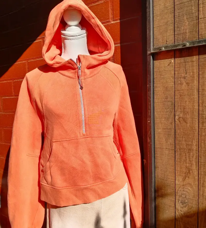 Polerón con capucha naranja para mujer - 1