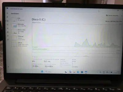 Laptop Lenovo V14 - miniatura 2