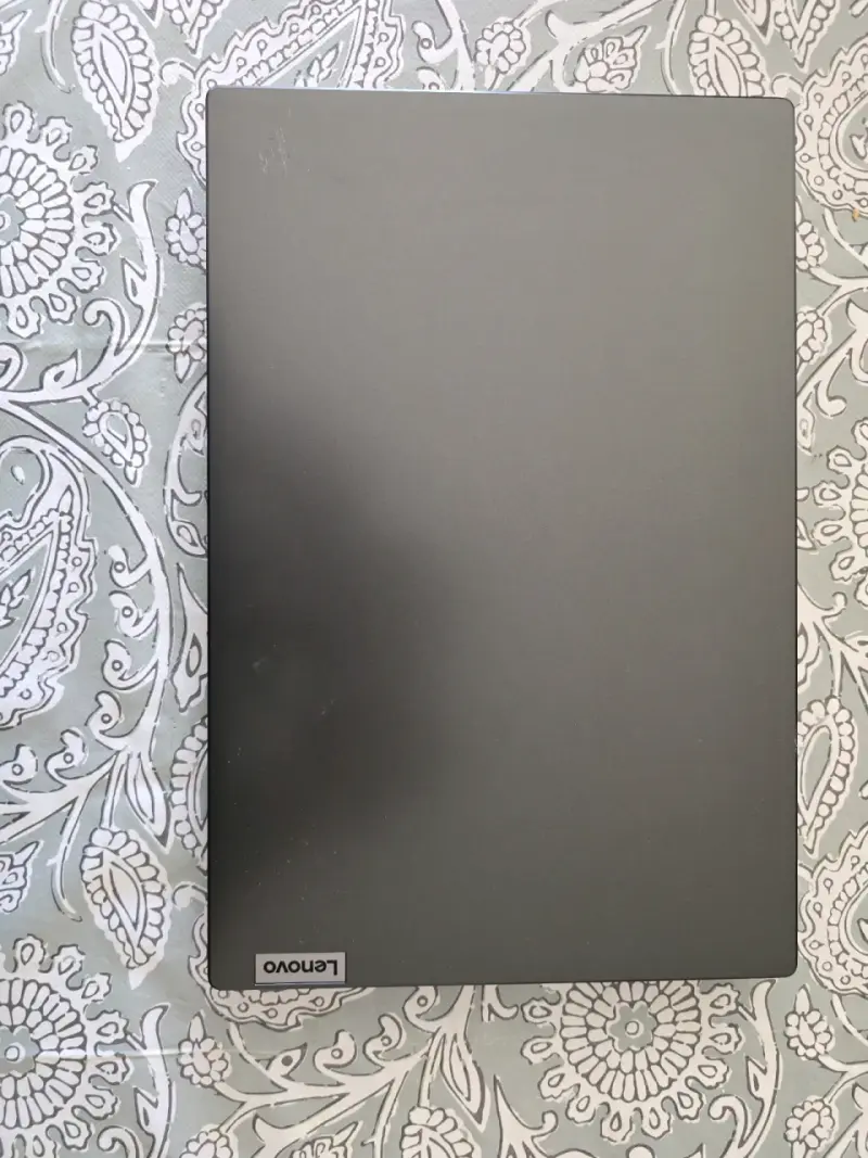 Laptop Lenovo V14 - 3