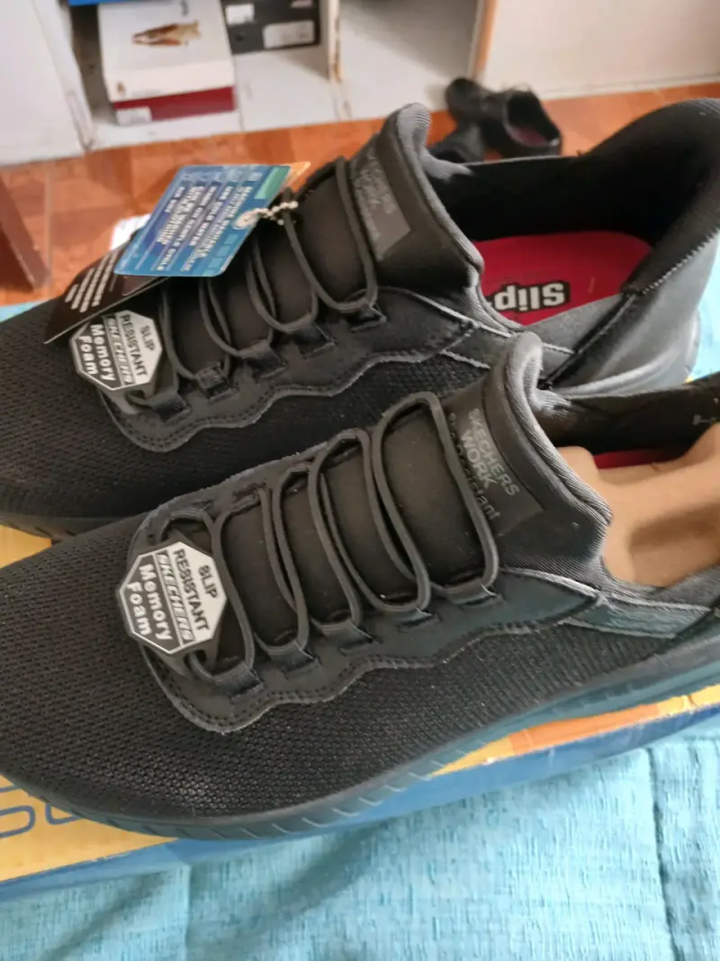 Zapatillas Skechers Work negras antideslizantes - 1