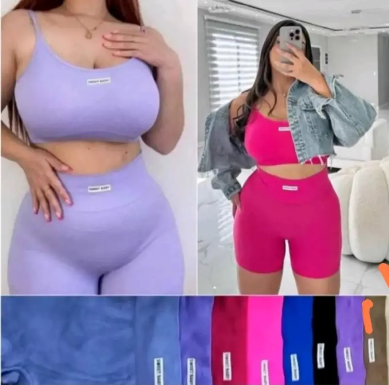 Conjunto deportivo de mujer en colores vibrantes