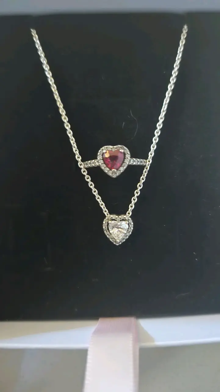 Conjunto de collar y anillo Pandora de corazones - 1