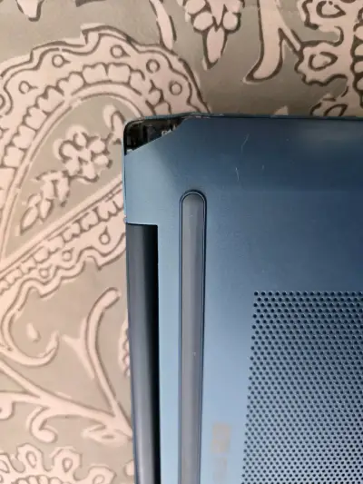 Laptop HP Pavilion azul con procesador AMD RYZEN 7 - miniatura 5